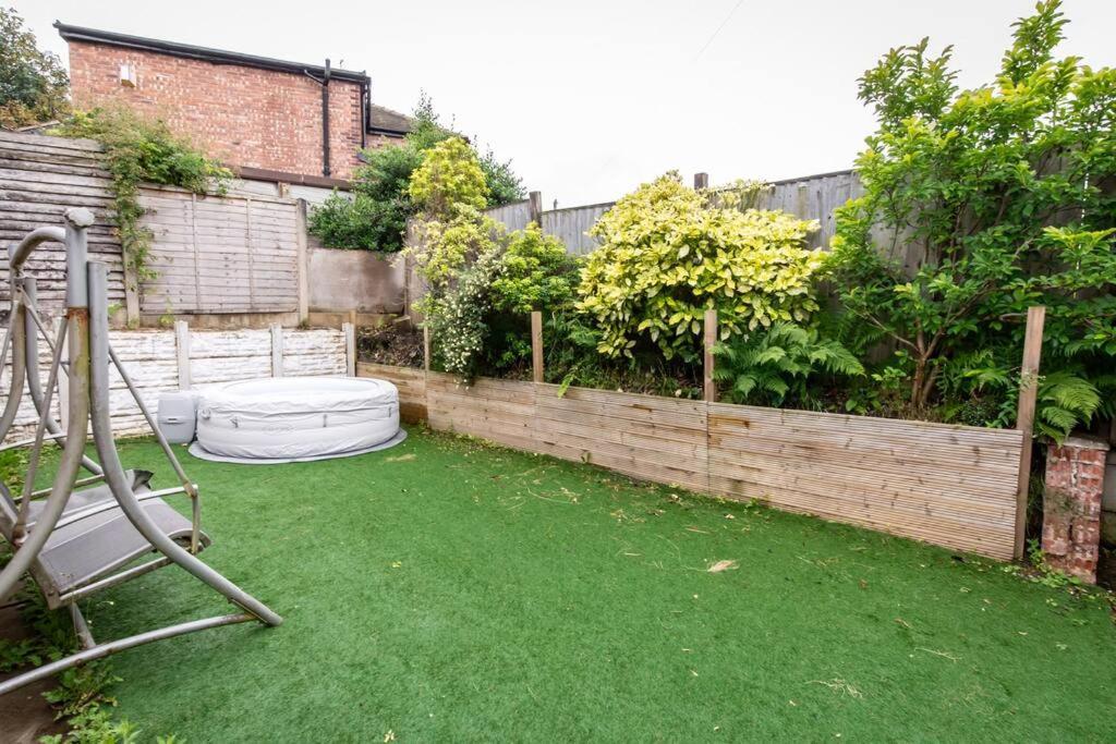 מנצ'סטר Windsor House 3 Bedrooms Sleeps 8 מראה חיצוני תמונה